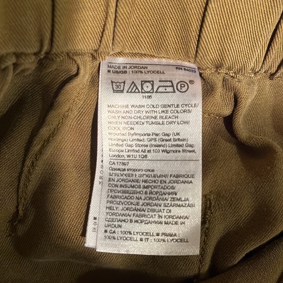 Banana Republic Olive Green Cropped Pants, Pull on, Size XS - Picture 3 of 6